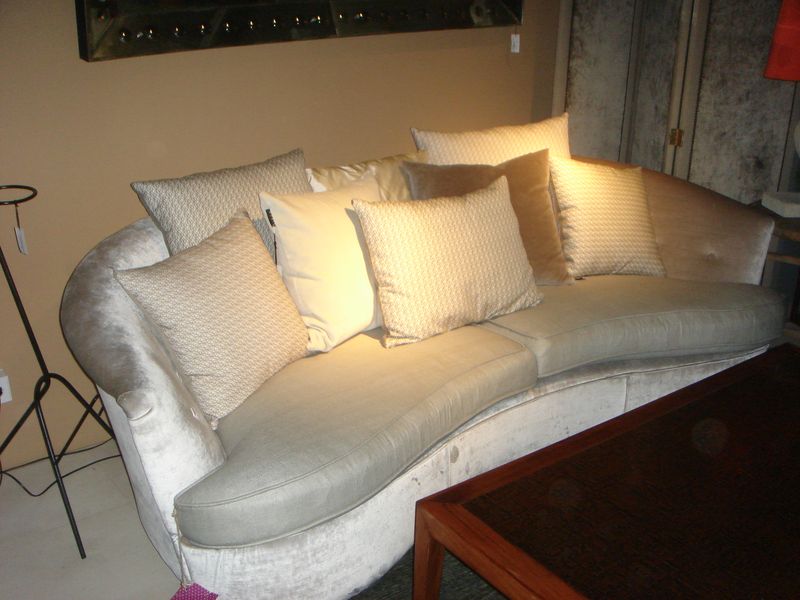 Sofa con tejidos del Grupo Lamadrid diseñado por Jaime Beriestain